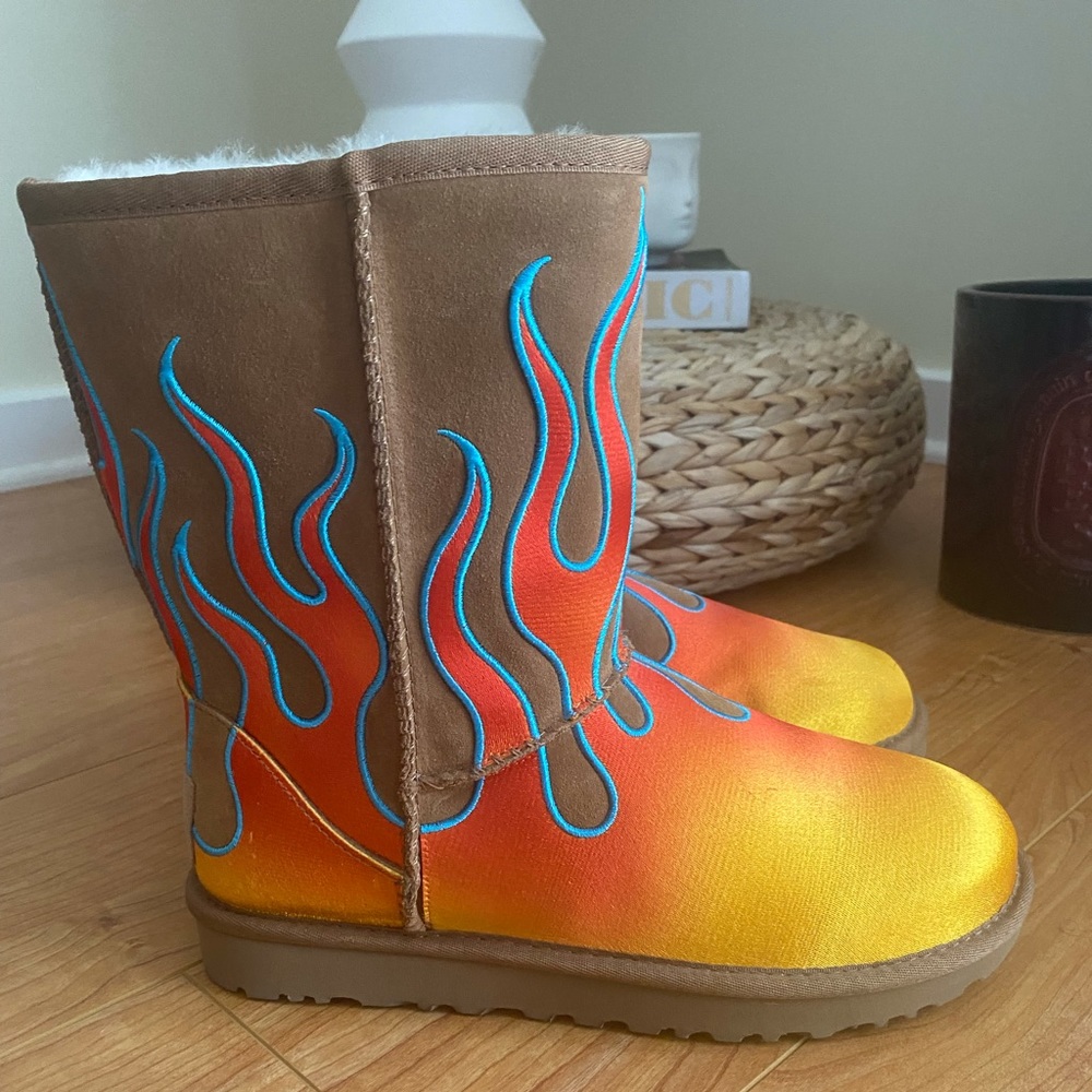 UGG